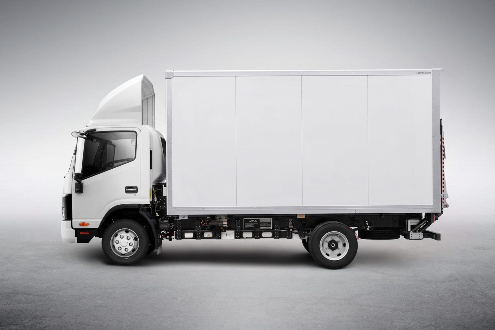 JAC N75, Box